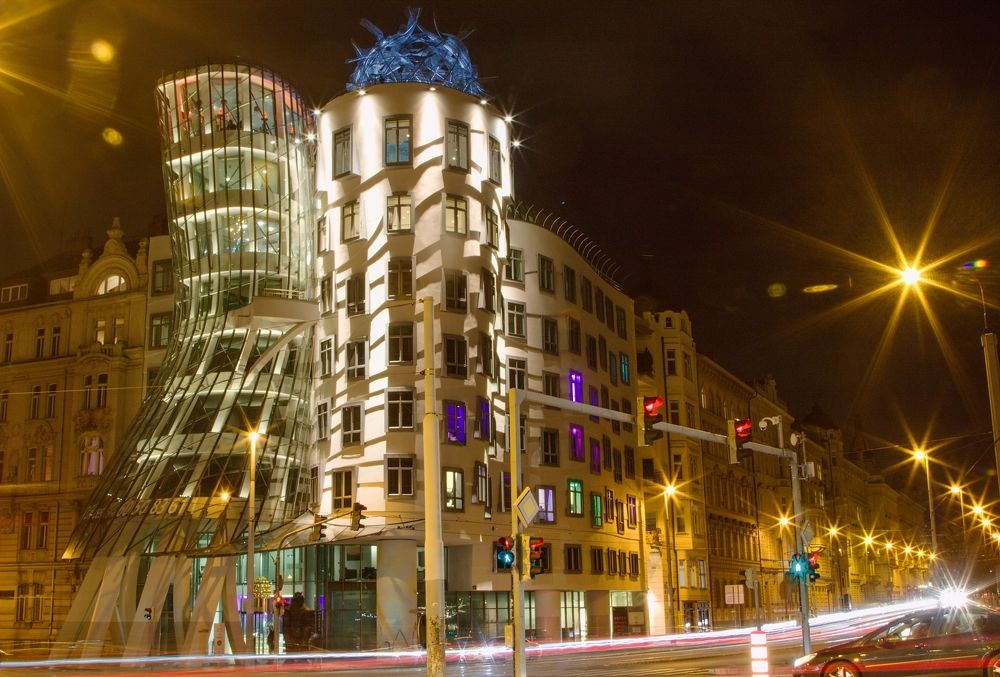 Танцующий дом