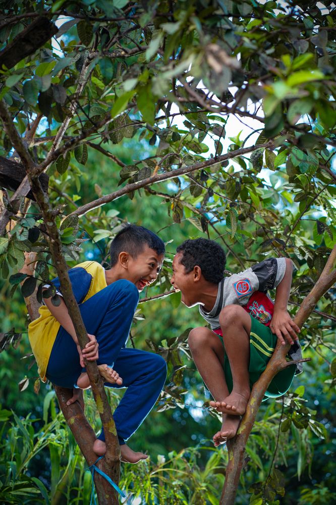 CHILDREN WITHOUT GADGET