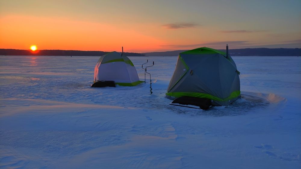 Закат над водохранилищем