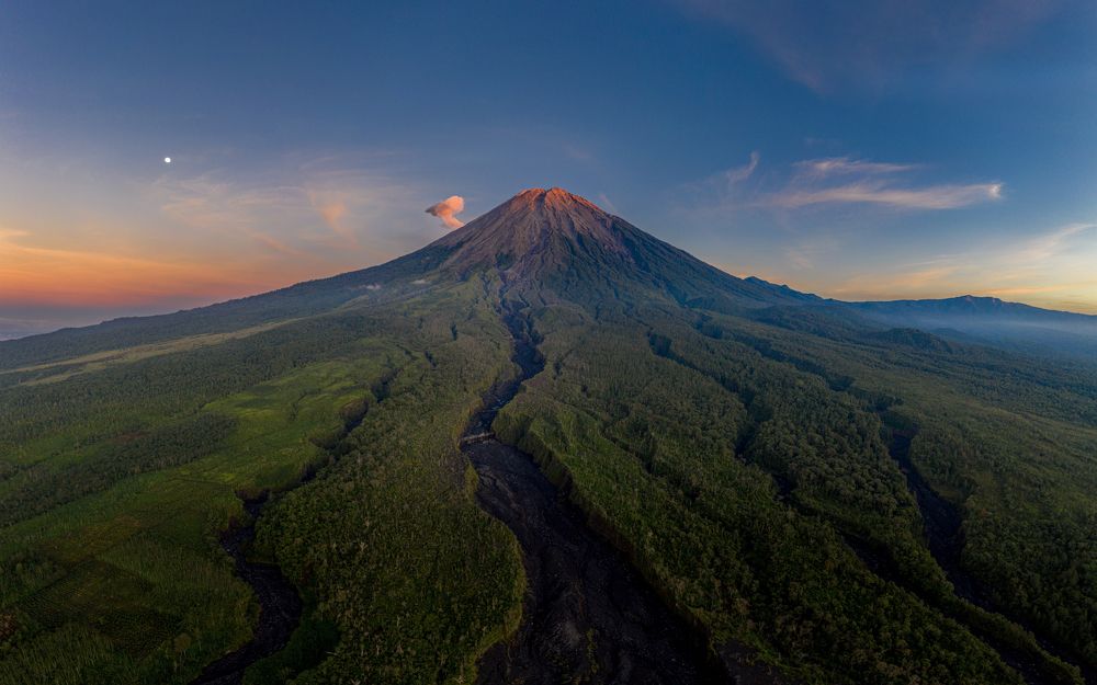 Mt. Semeru Top of Java