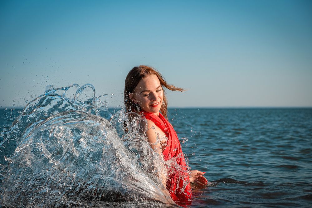 Женщина в воде