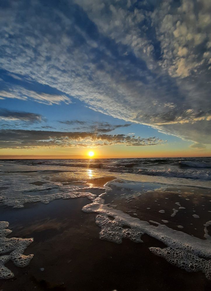 Между небом и морем