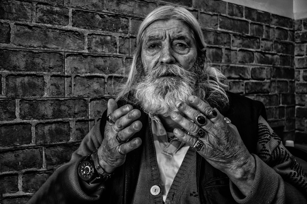 Photograph by Muzaffer Sütlüoğlu