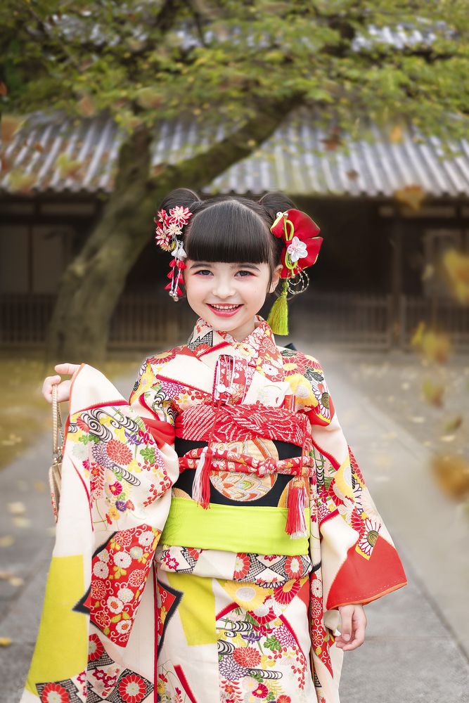 Girl in Kimono (753)