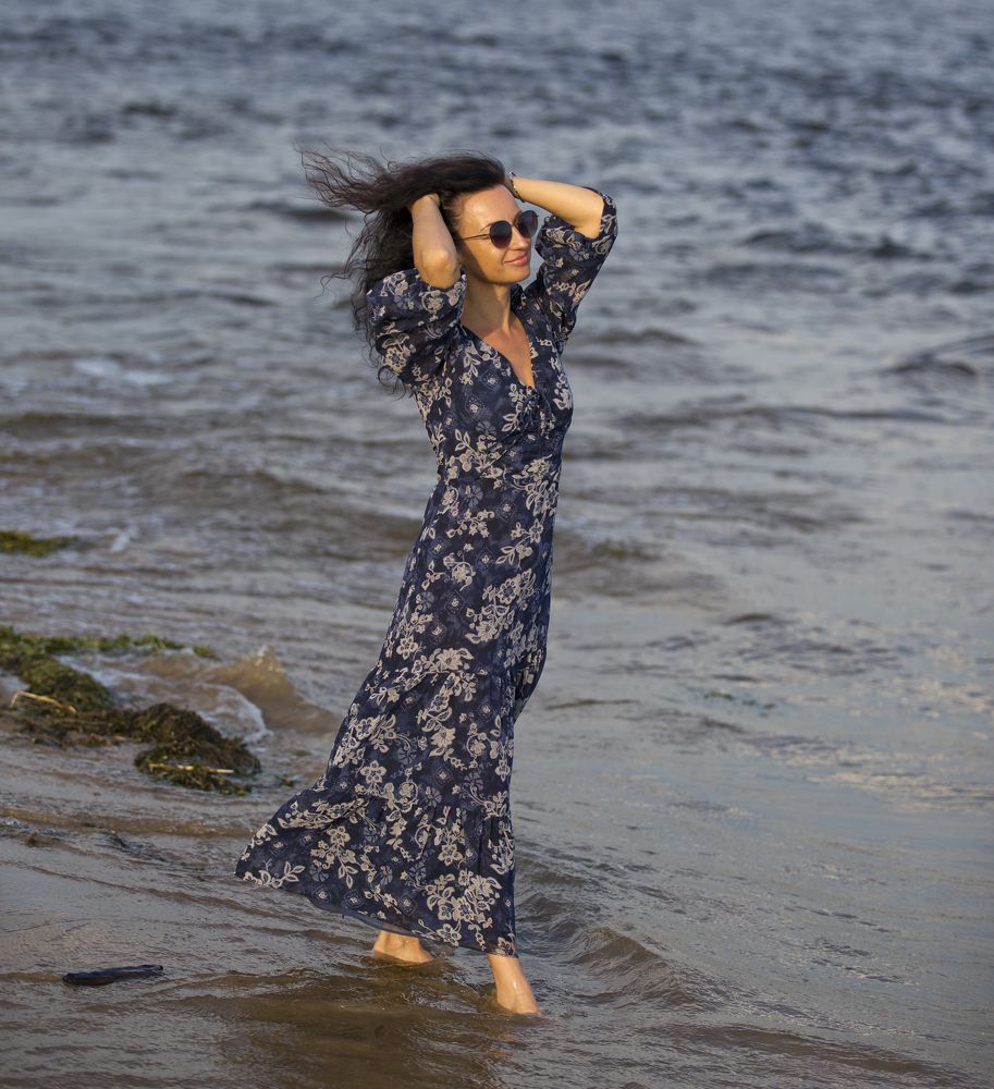 Идущая  по волнам