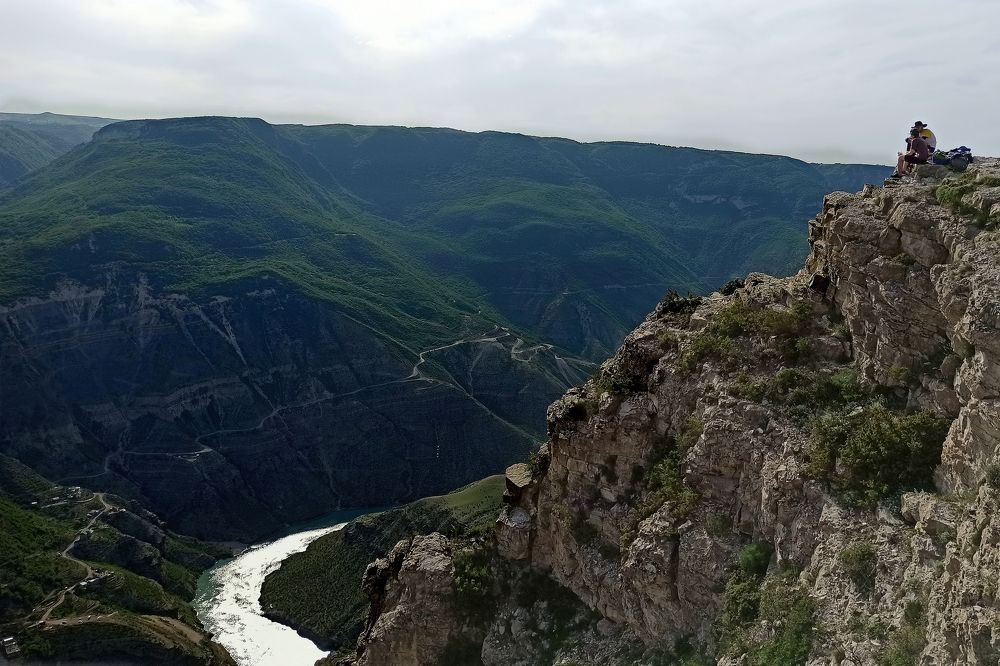 Завтрак с видом на Сулак