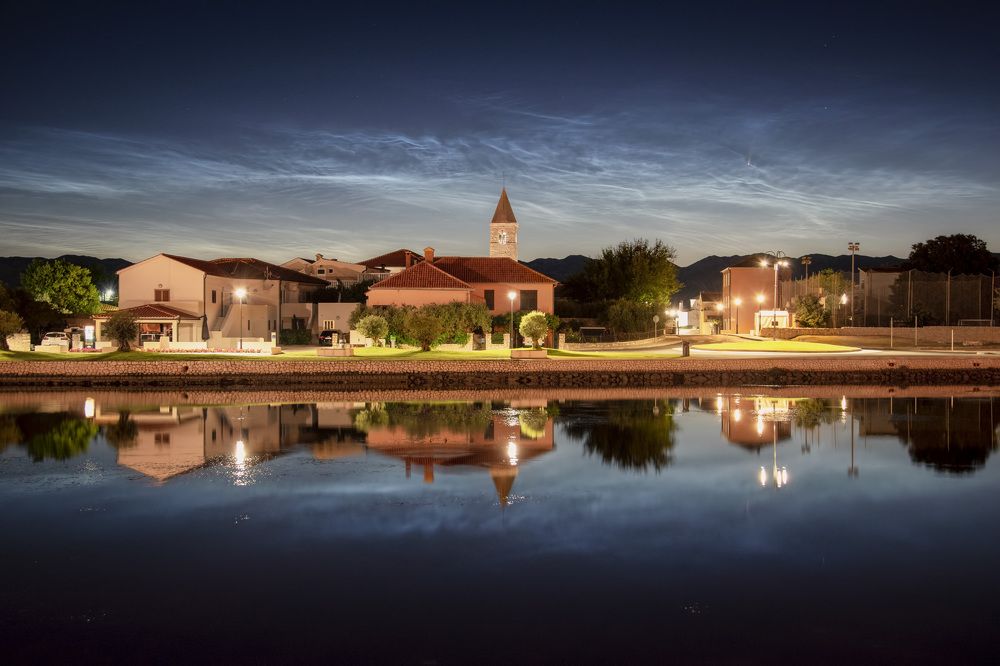 Komet NEOWISE & NLC clouds