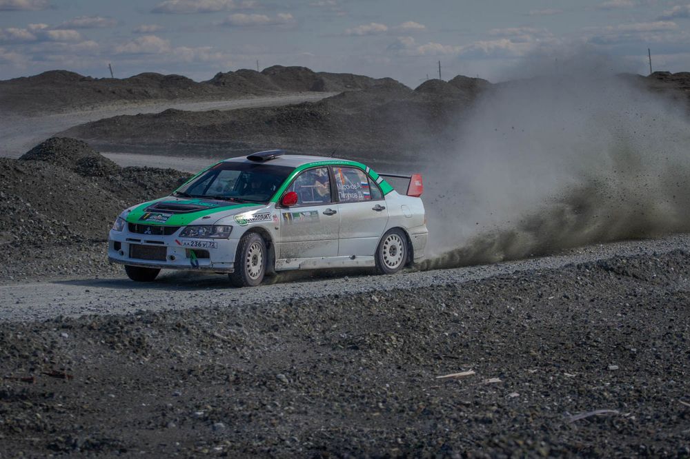 Гонки по щебню