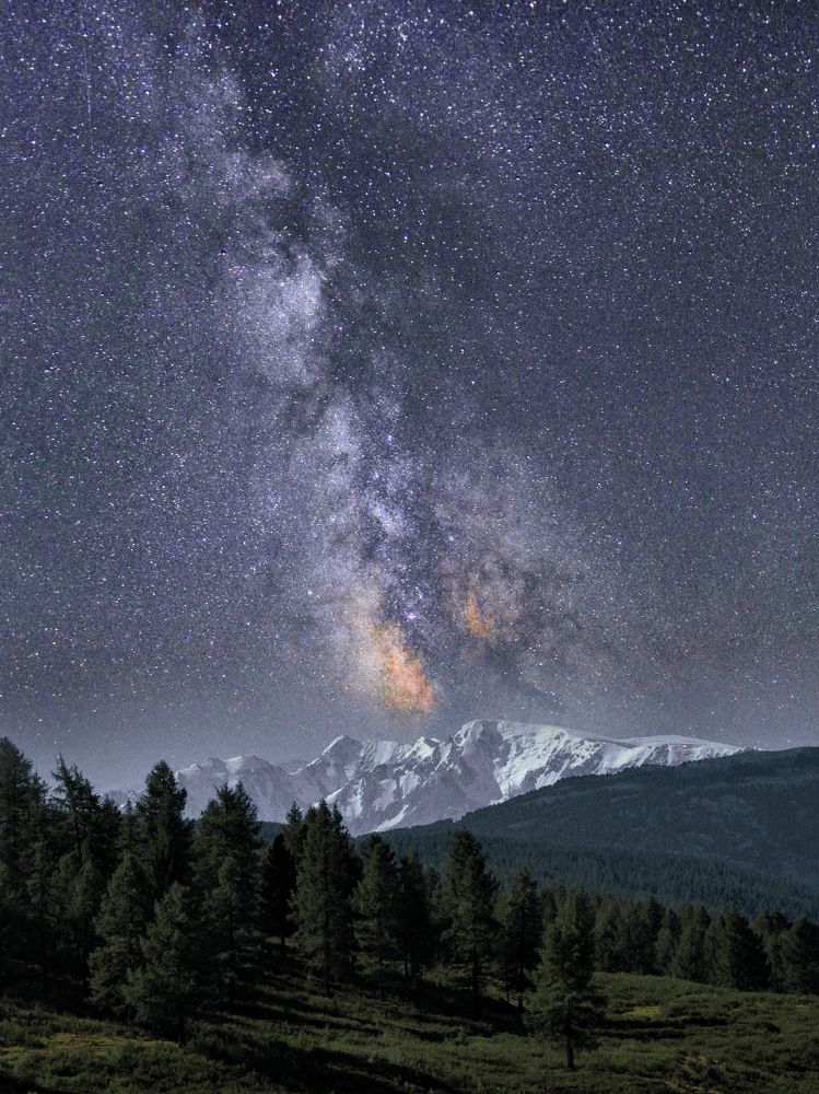 Млечный путь лунной ночью.