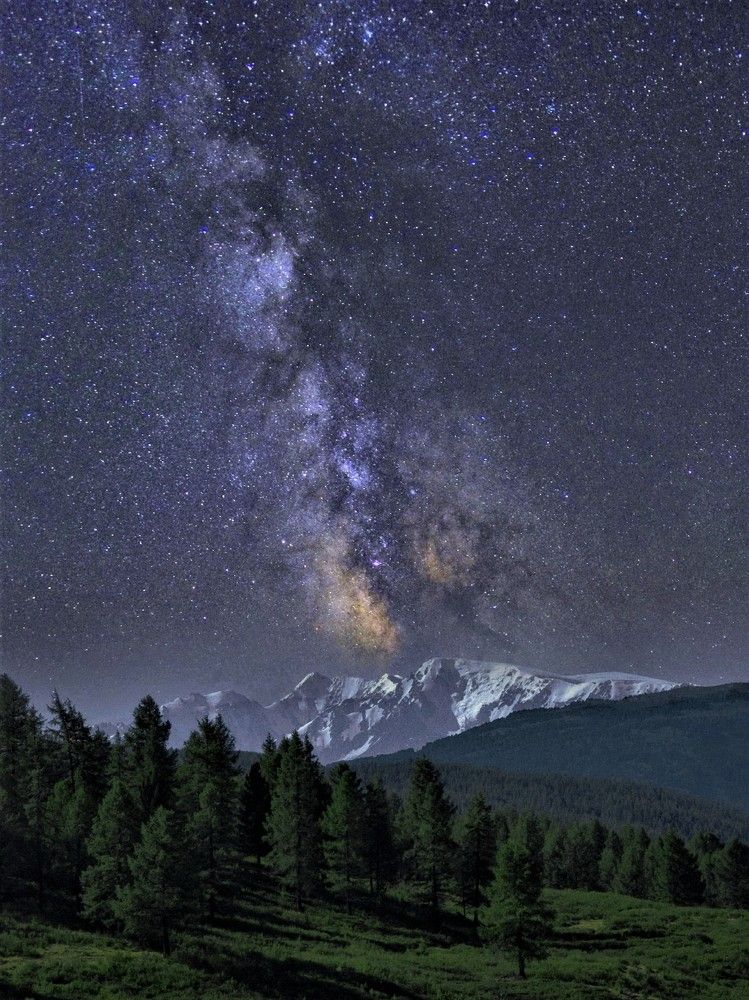 Млечный путь лунной ночью.
