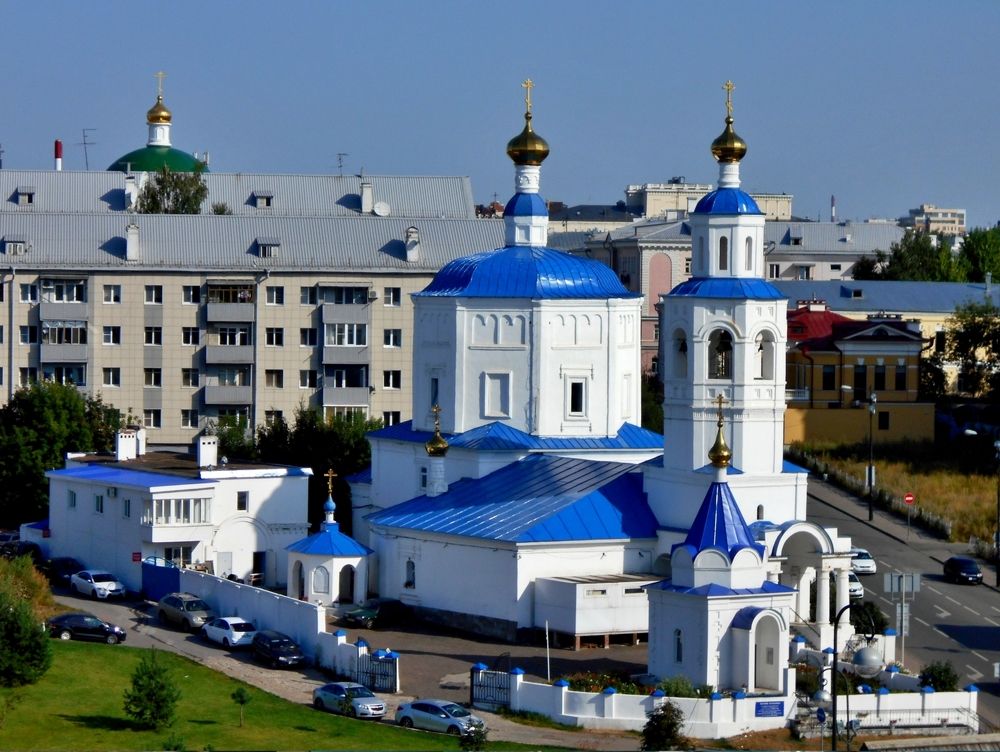 Среди мирского