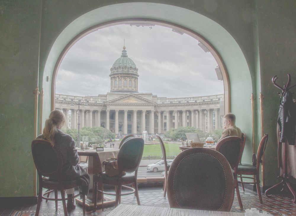 Казанский собор из панарамного окна дома Зингера.