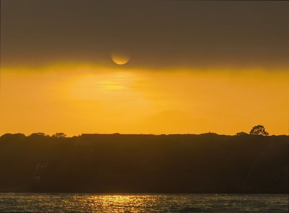 Закат золотой