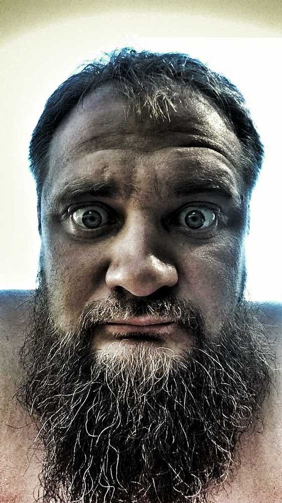 Суровый бородач