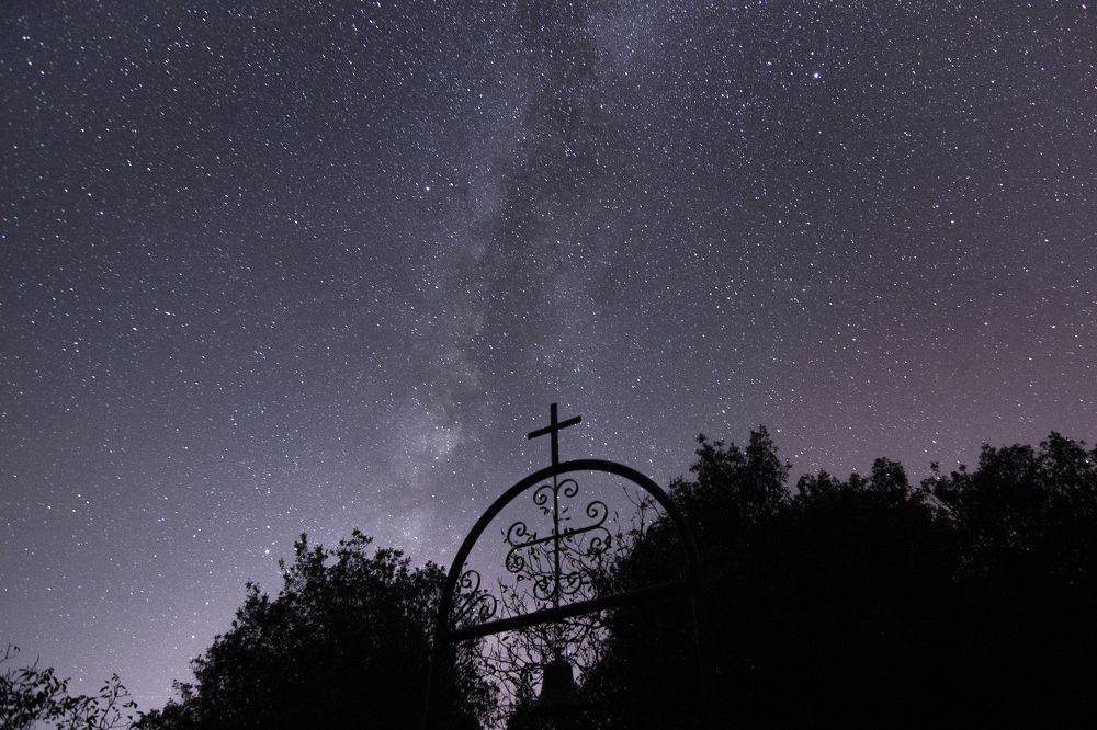 Photograph by Nikos Leonov