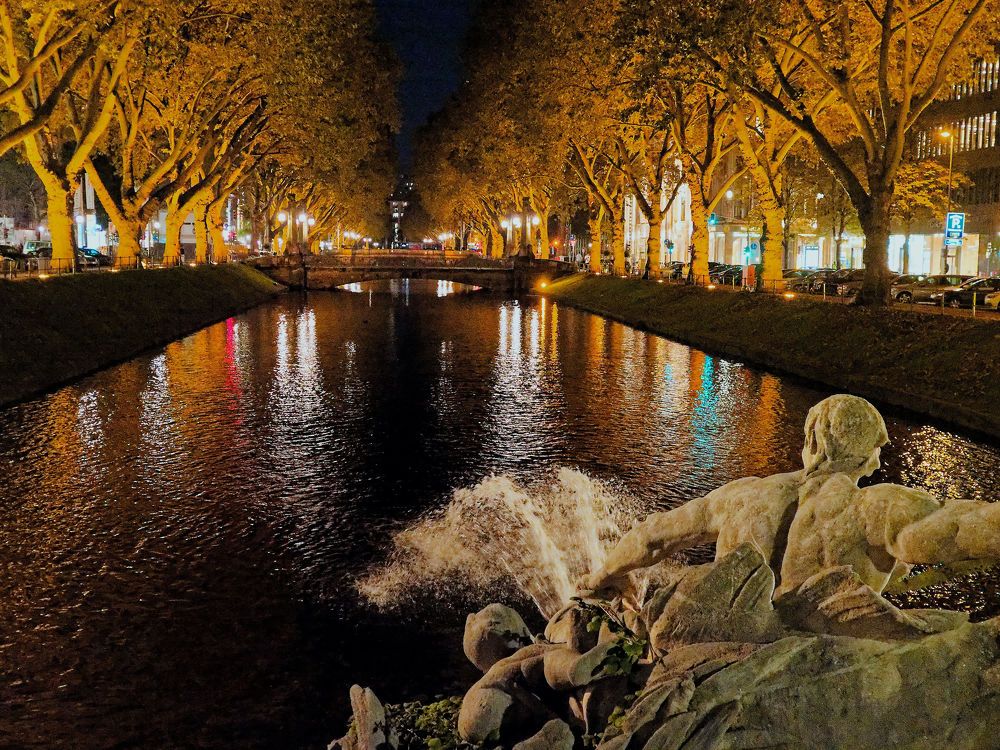 Ночной Дюссельдорф