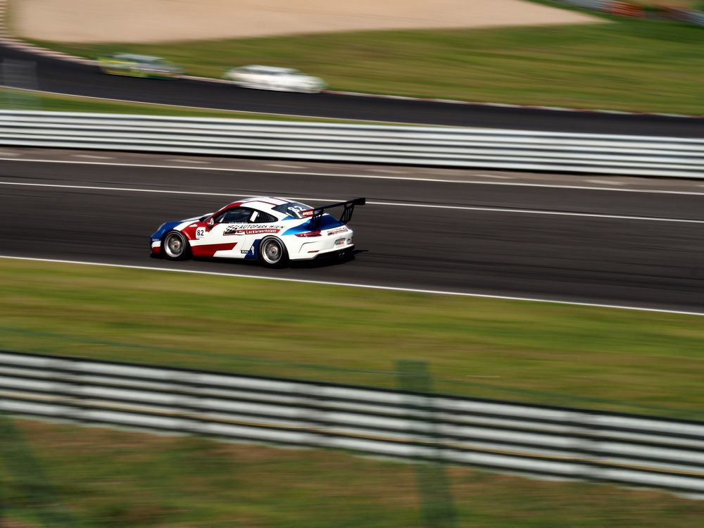 The racing Porsche 82