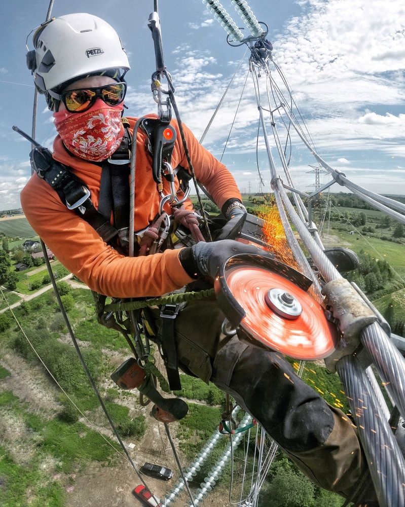 Rope Access vs Powerlines