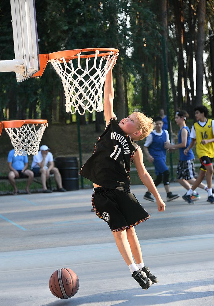 ПЕРВЫЙ   БРОСОК