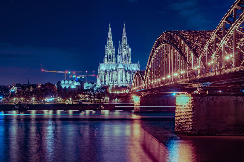 Cologne's cathedral at night