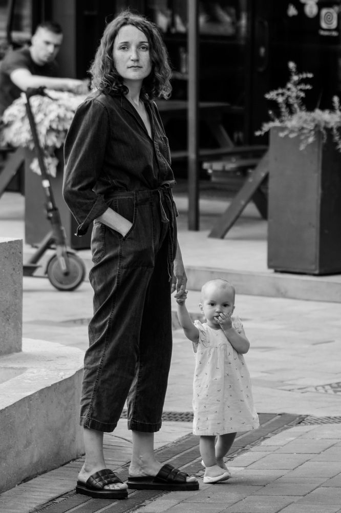 Маленькая девочка с Мамой