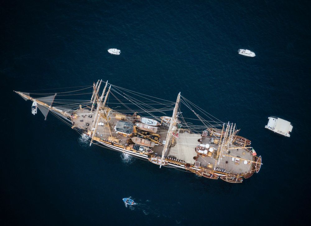 Nave Amerigo Vespucci