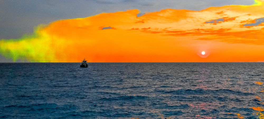 Закат на море