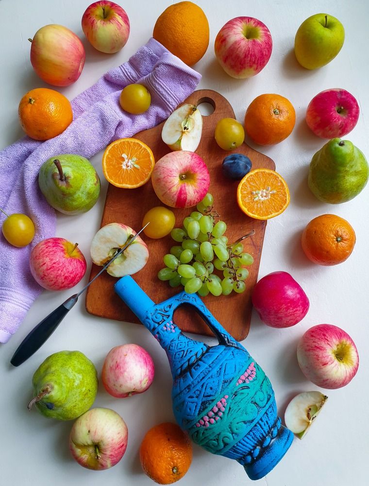 Фрукты на столе