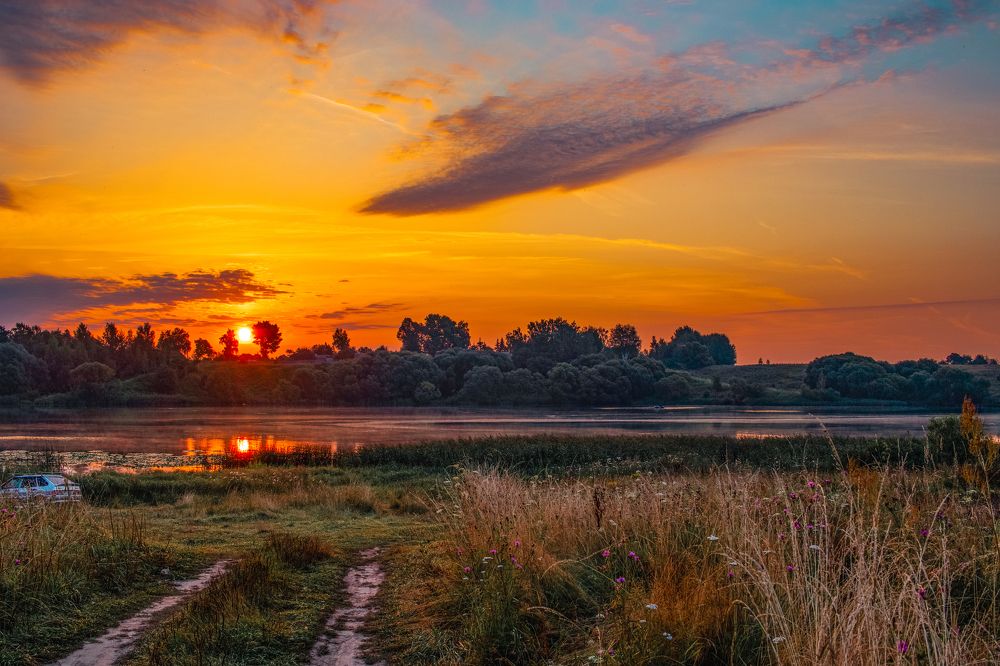 Ранним утром на озере.