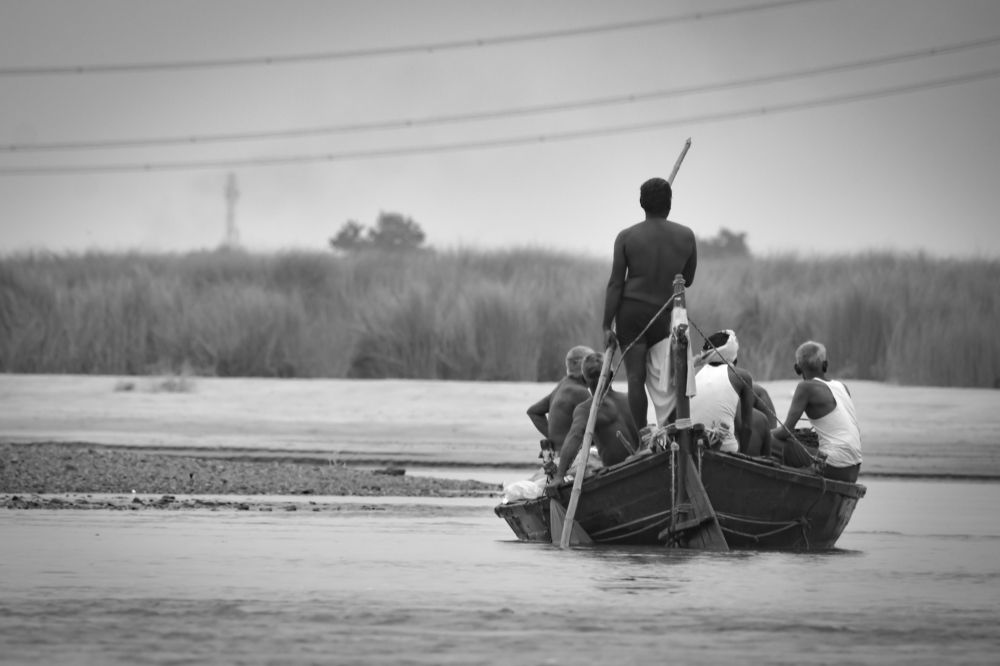 Rowing through the wages