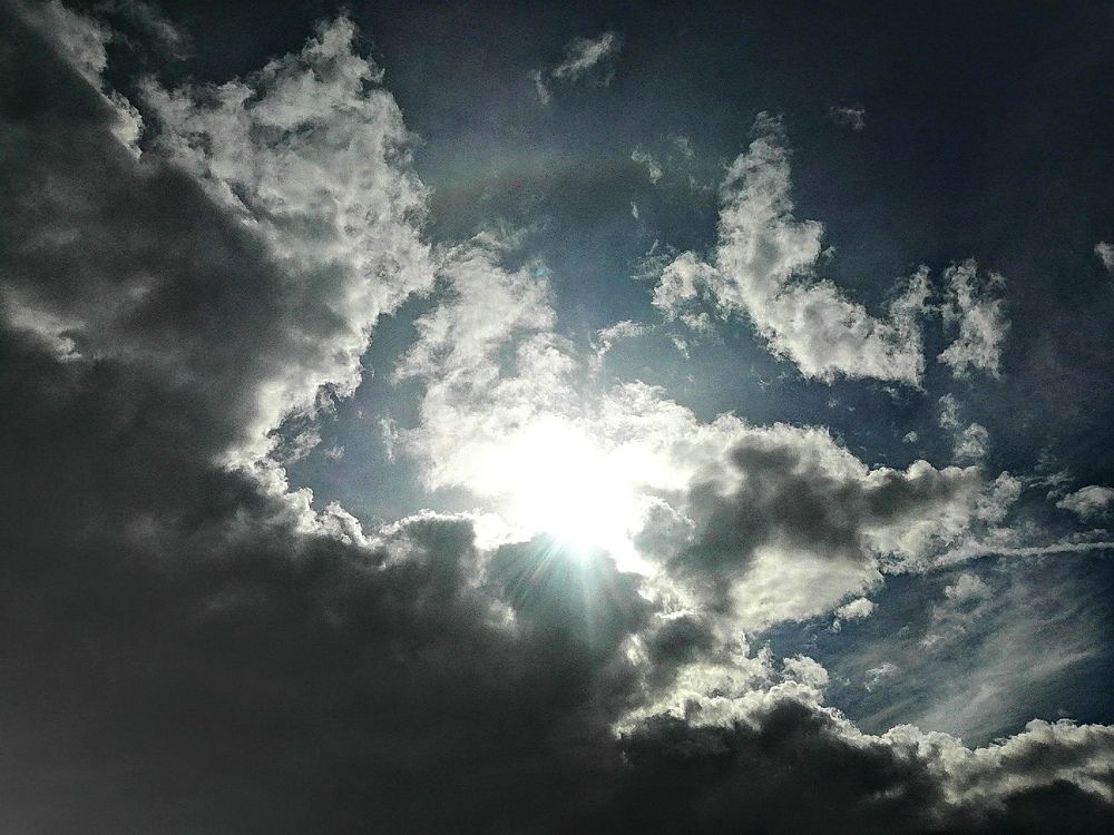 Облака вокруг солнца