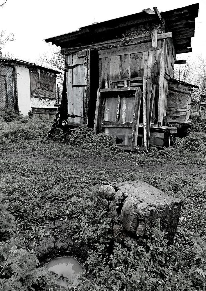 Дачный  сарайчик...