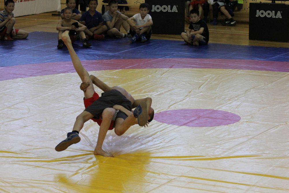 Резкий бросок.