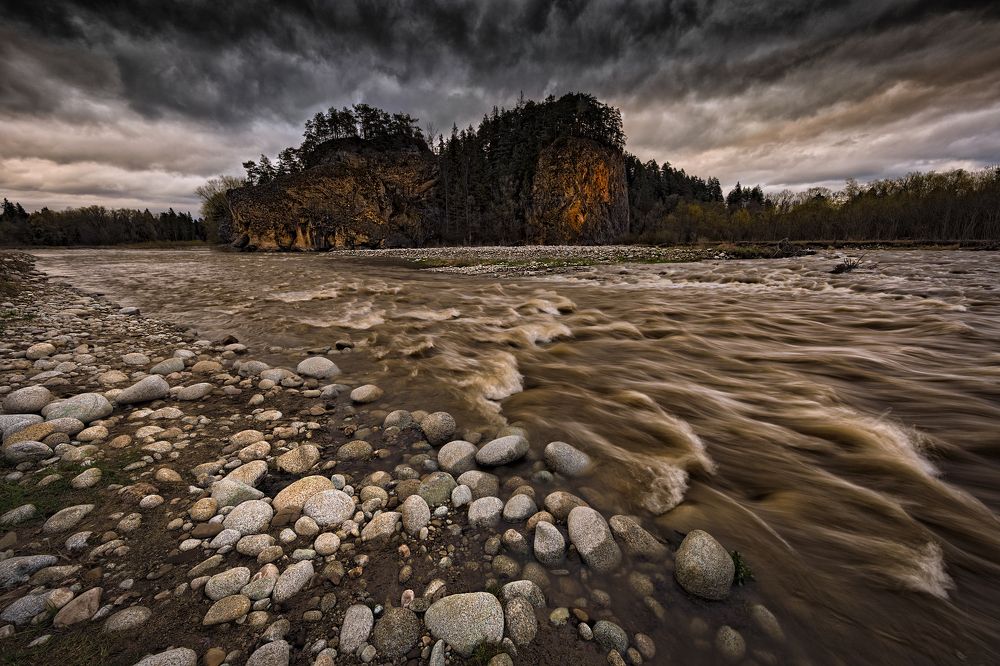 Breakthrough of the river