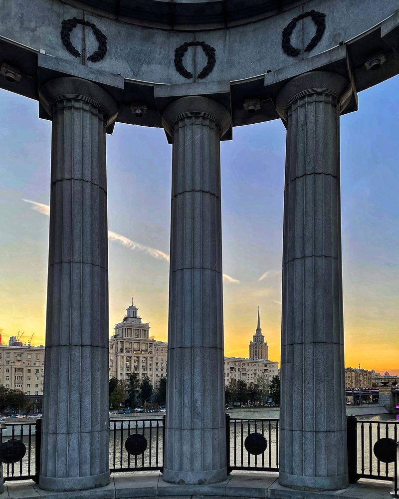 Мобильная фотография фрейминг, улицы Москвы