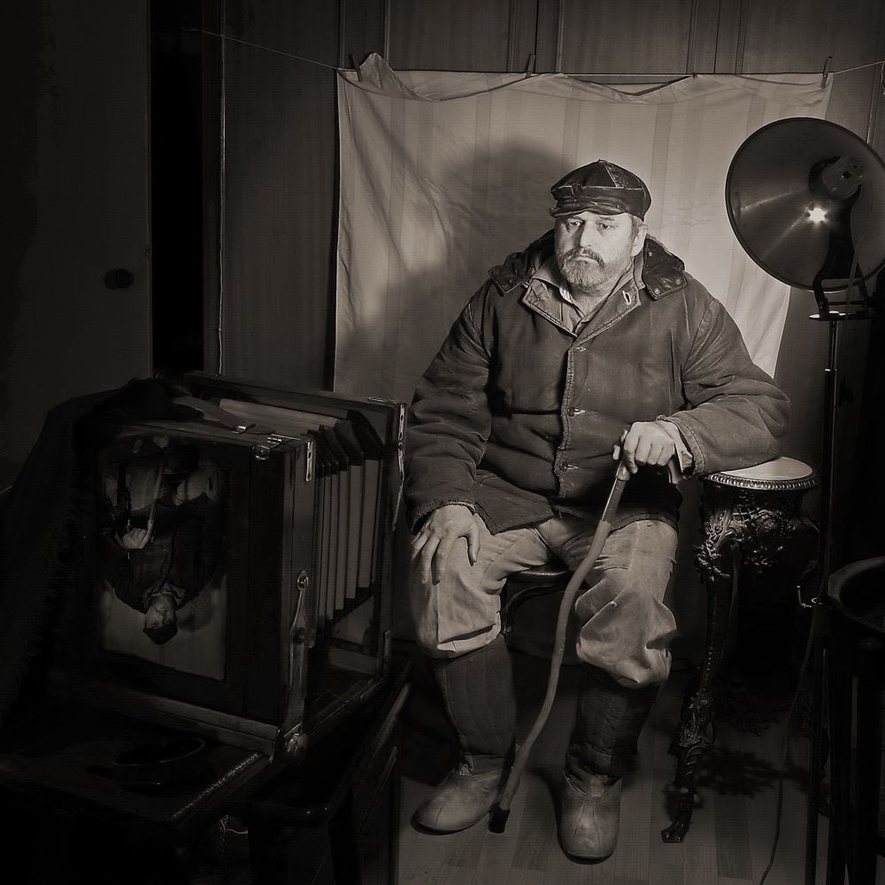 На хутор приехал фотограф.