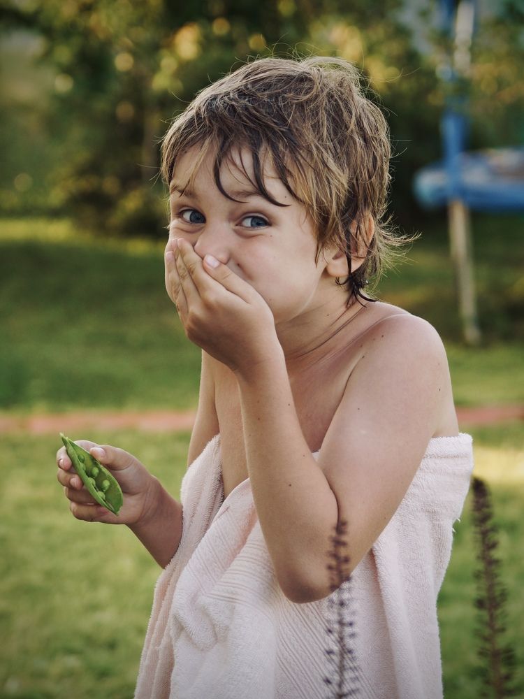 Caught a little peas thief