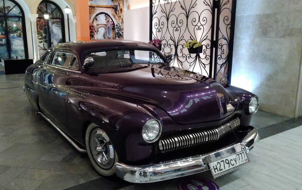 Ретро автомобиль