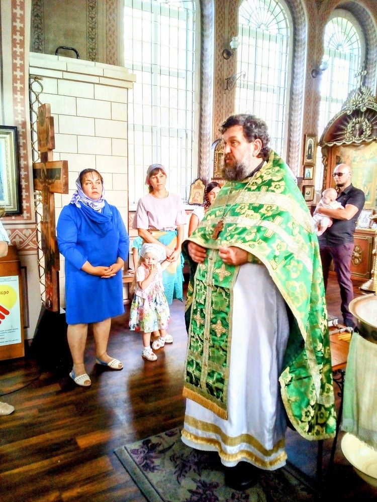 Настоятель отец Михаил.