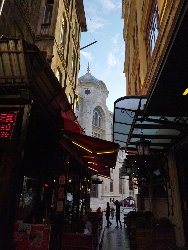 Through the streets of Istanbul