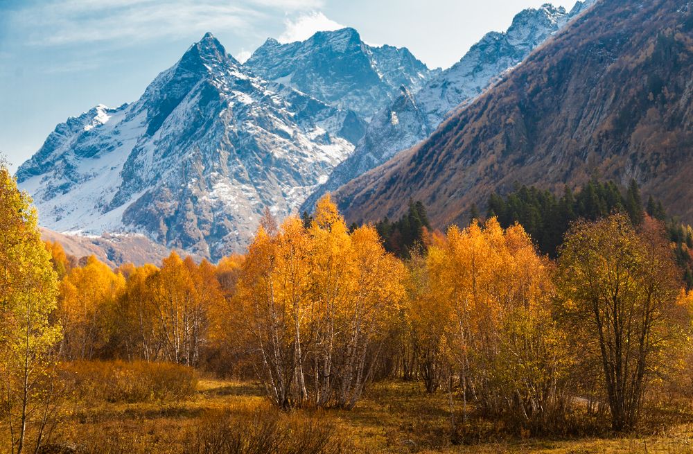 По пути к Чучхурским водопадам ...