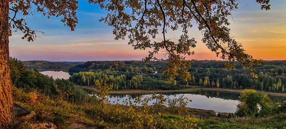 Мальское озеро с видом на Мальской монастырь от Иверского скита