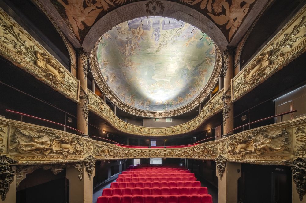 Photograph by FRANCIS MESLET