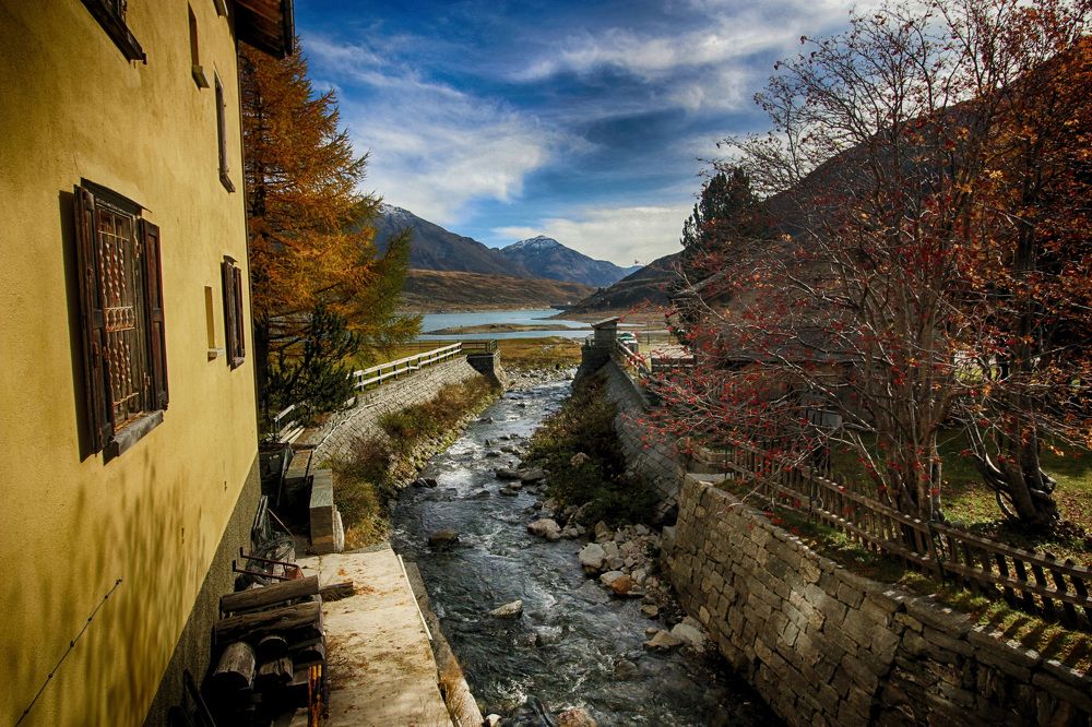 Autumn on Montespluga