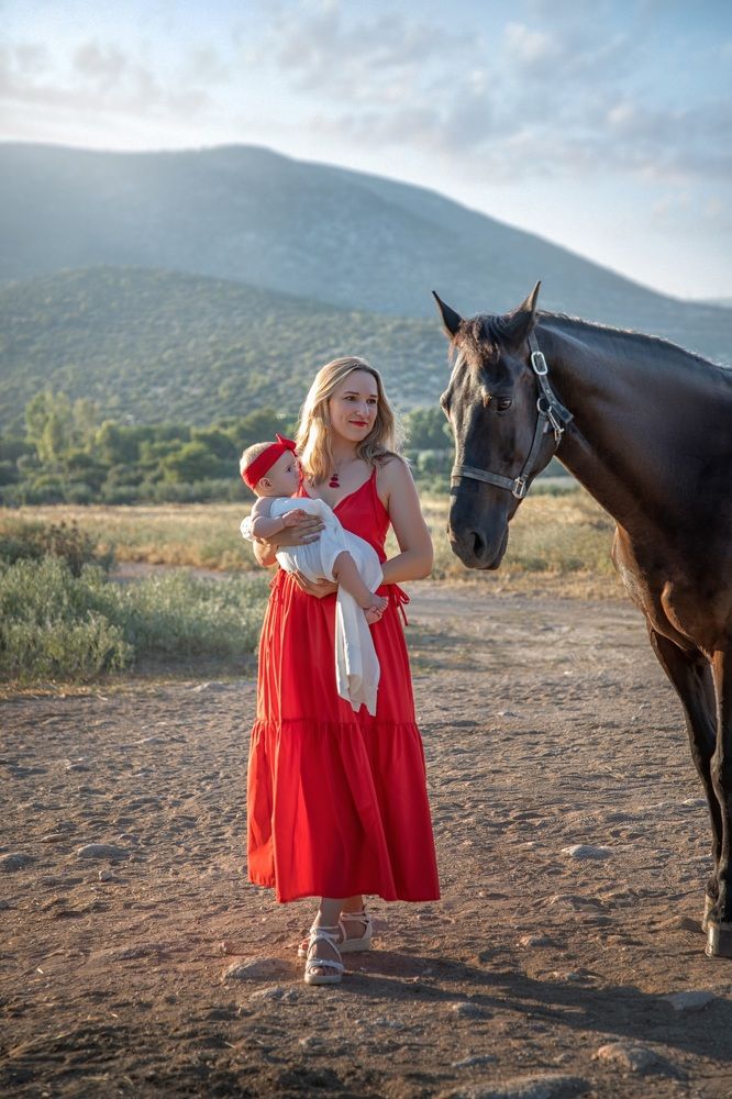 Семейная фотосессия на конюшне