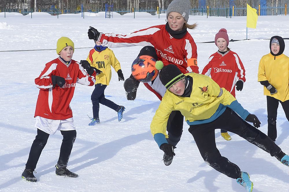 Атакуют девчонки