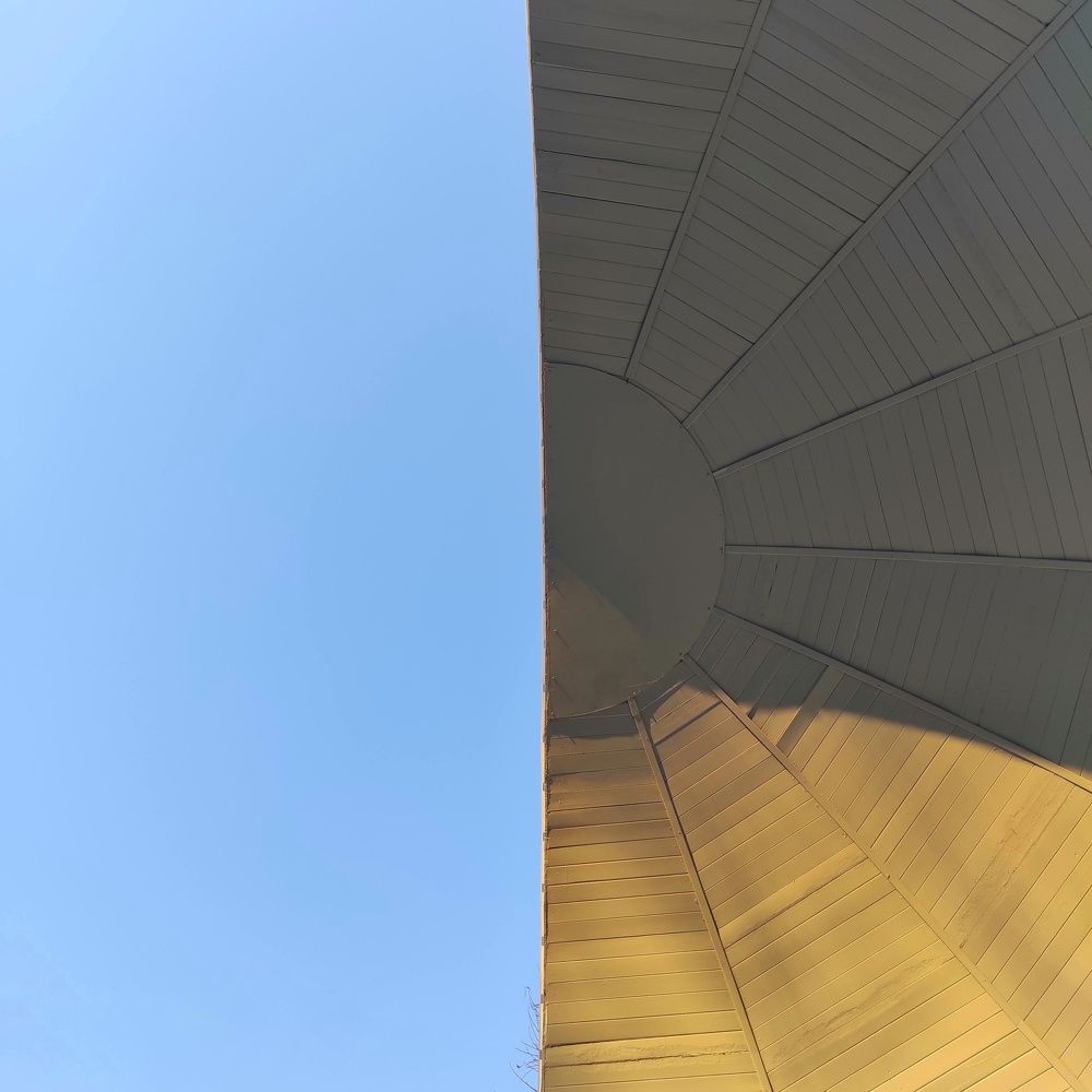 Неидеальная симметрия