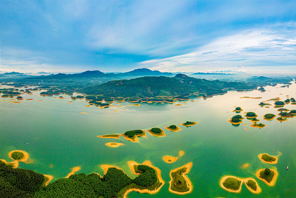 Photograph by Hữu Nguyễn Văn