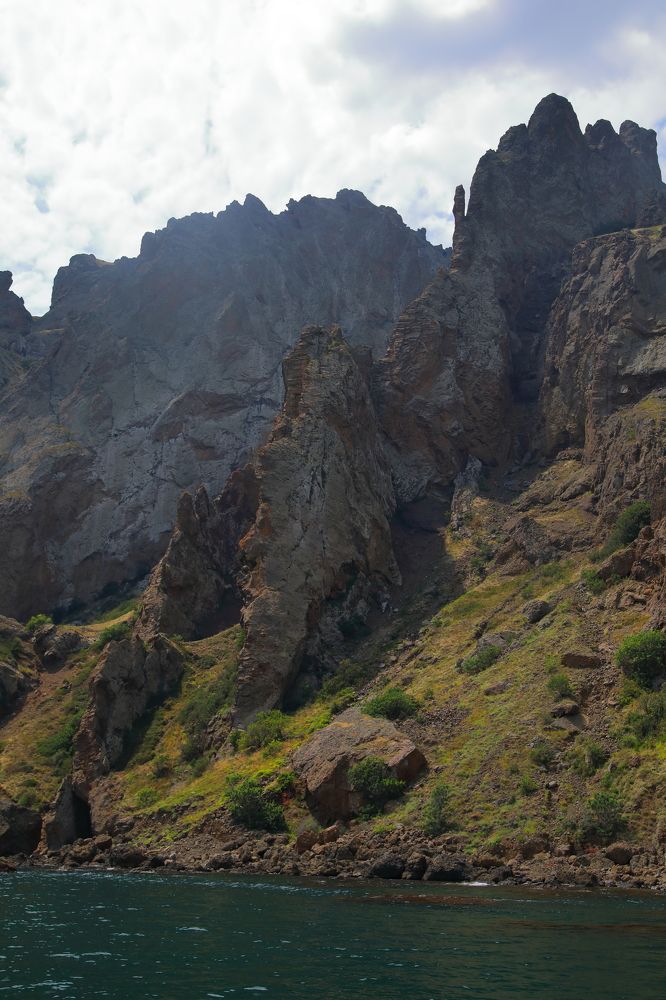 Скалы вулкана Кара-Даг