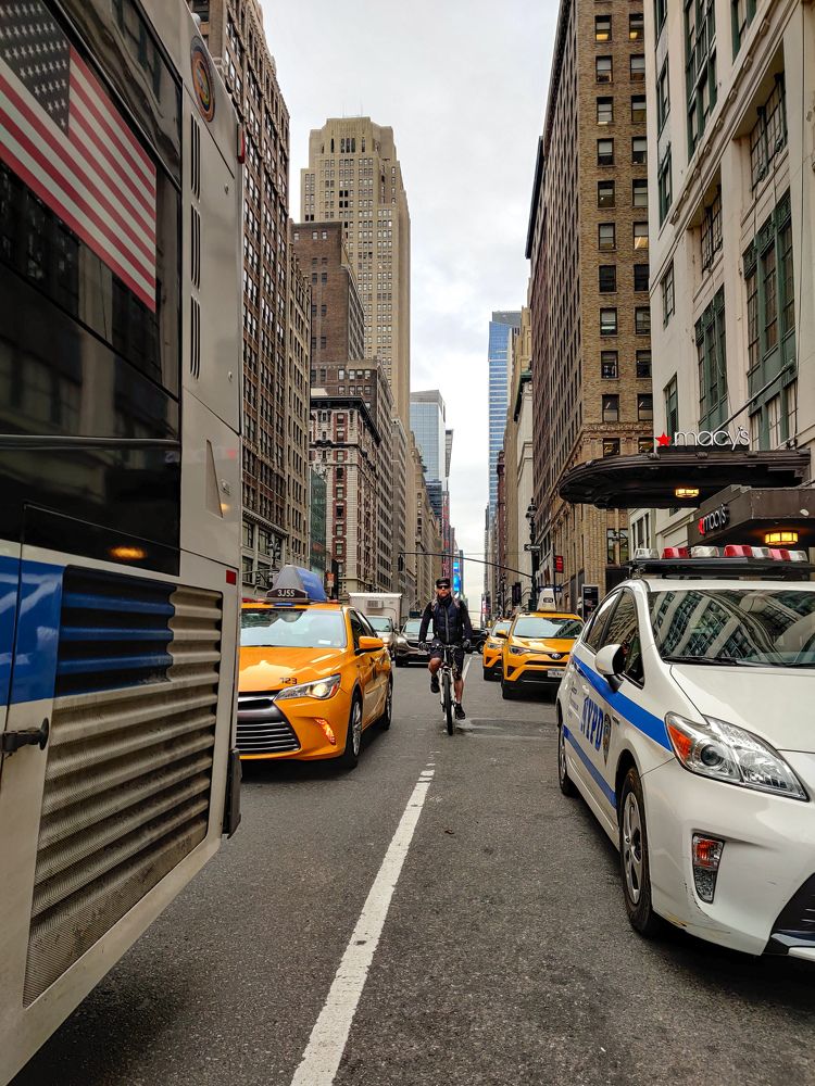 Разнообразие уличной атмосферы